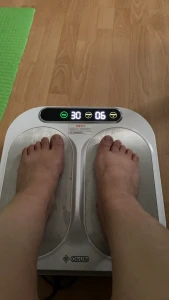 This machine sends electric ion therapy to my legs and fat feet it