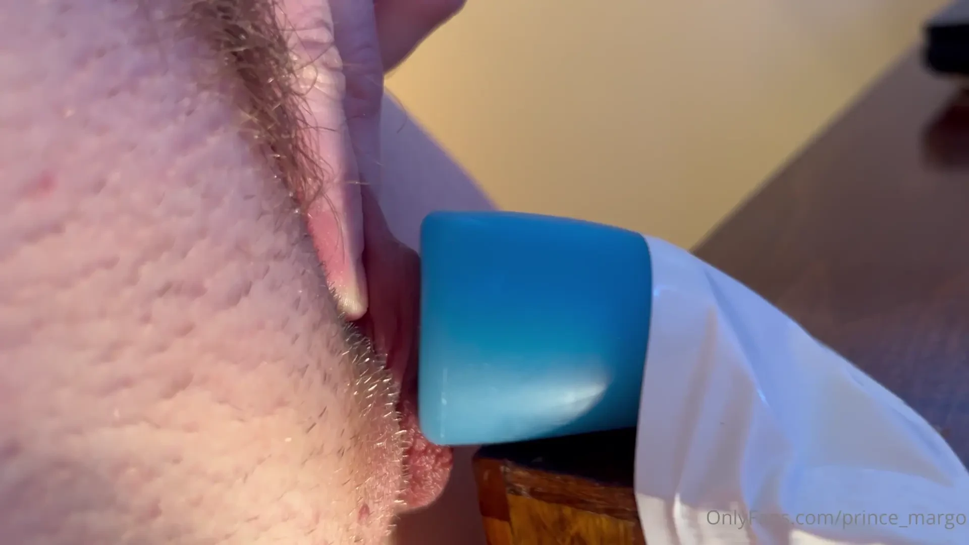 I putting my huge clit inside things 