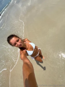 Cum get some sun w me