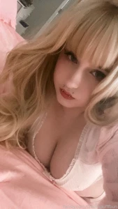 How fuckable is this virgin bunny teen 18 blonde egirl petite curvy part 1