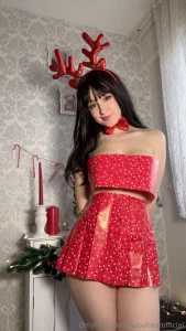 Happy 4th advent wrapped in wrapping paper you can unwrap your present