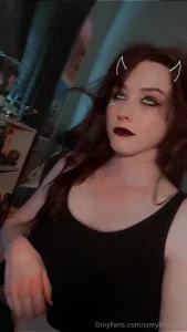 Would u play with my titties