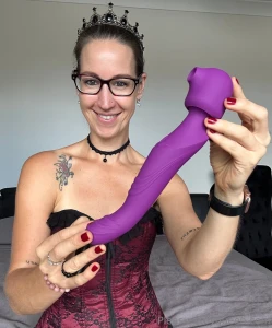 Milf squirting wand masturbation it was time to explore my new toy