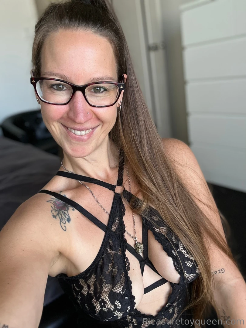 Ich zeige dir meine neue lingerie dann fingere ich meine pussy reite part 1 