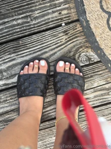 Send 44 44 to reimburse mommy s cunty pedi amp receive a surpriseeee