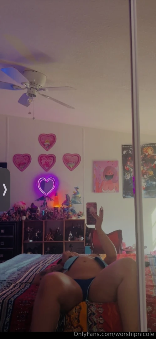 Unlock for over two minutes of mommy teasing you with her mommy 
