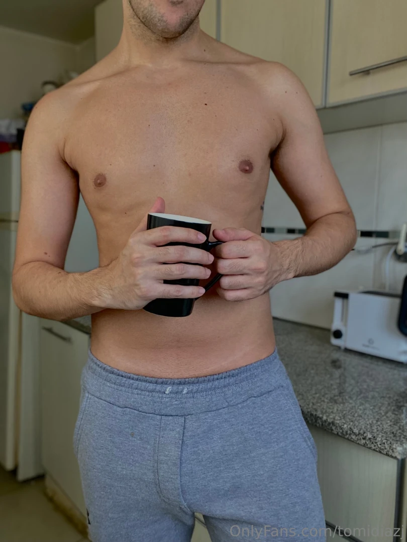 Look at that hair trying to come out more on tomiwildvip 