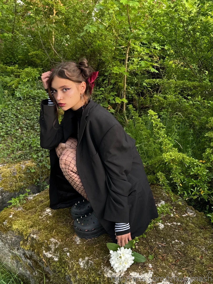 I can t get enough of all these beautiful flowers blooming everywhere 