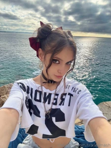 Spending the day walking by the sea while i am inspired by something