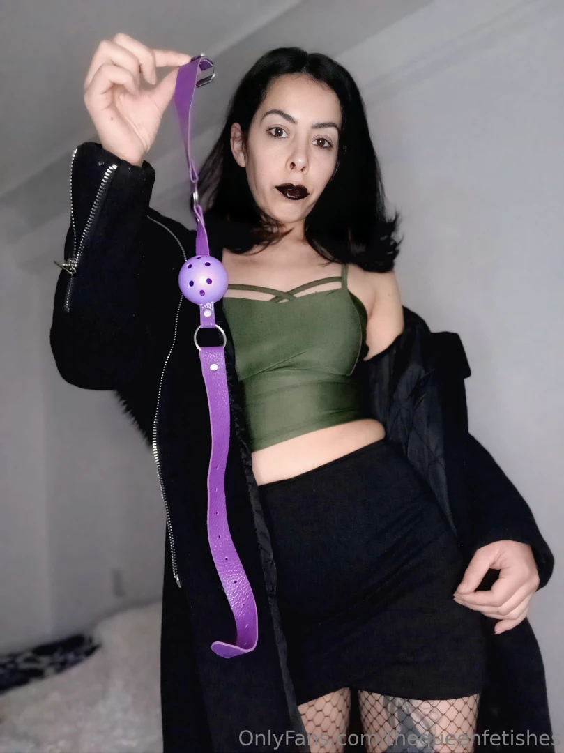 See this it s not a suggestion it s a warning open your mouth wide 