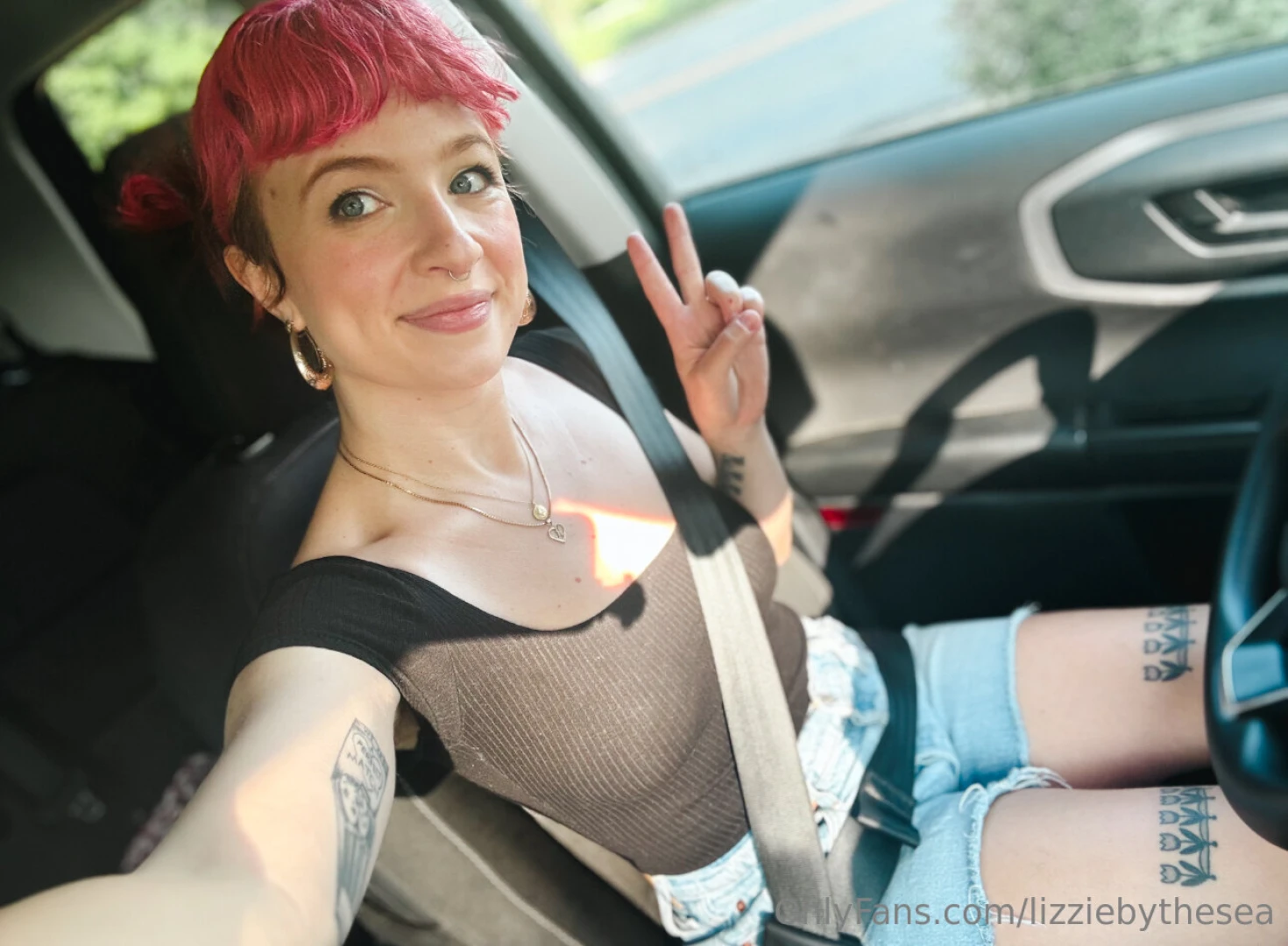 Ootd and scent of the day casual wednesday fit 