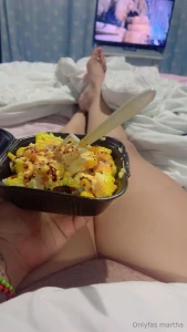 Que te quieres comer primero papi