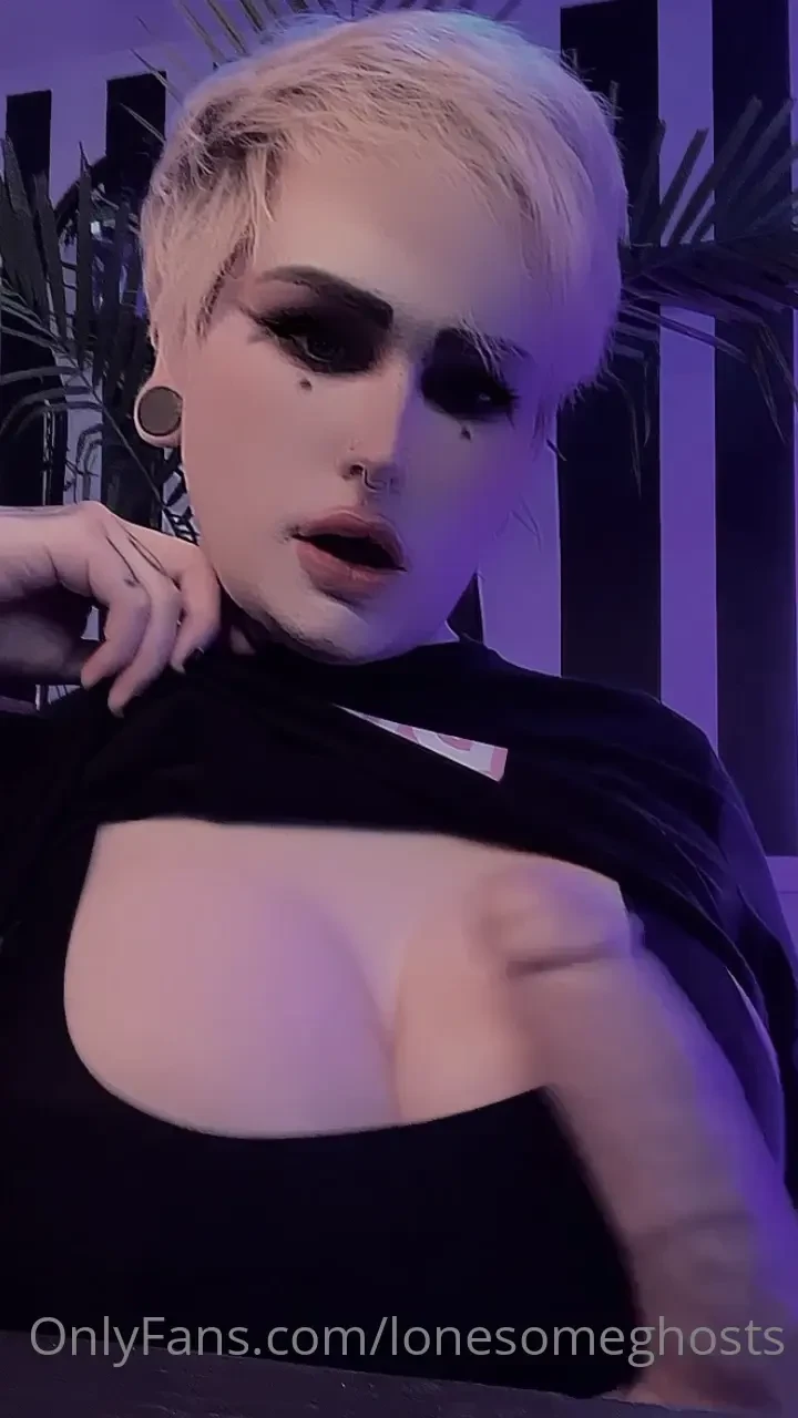 Goth bimbo slut 