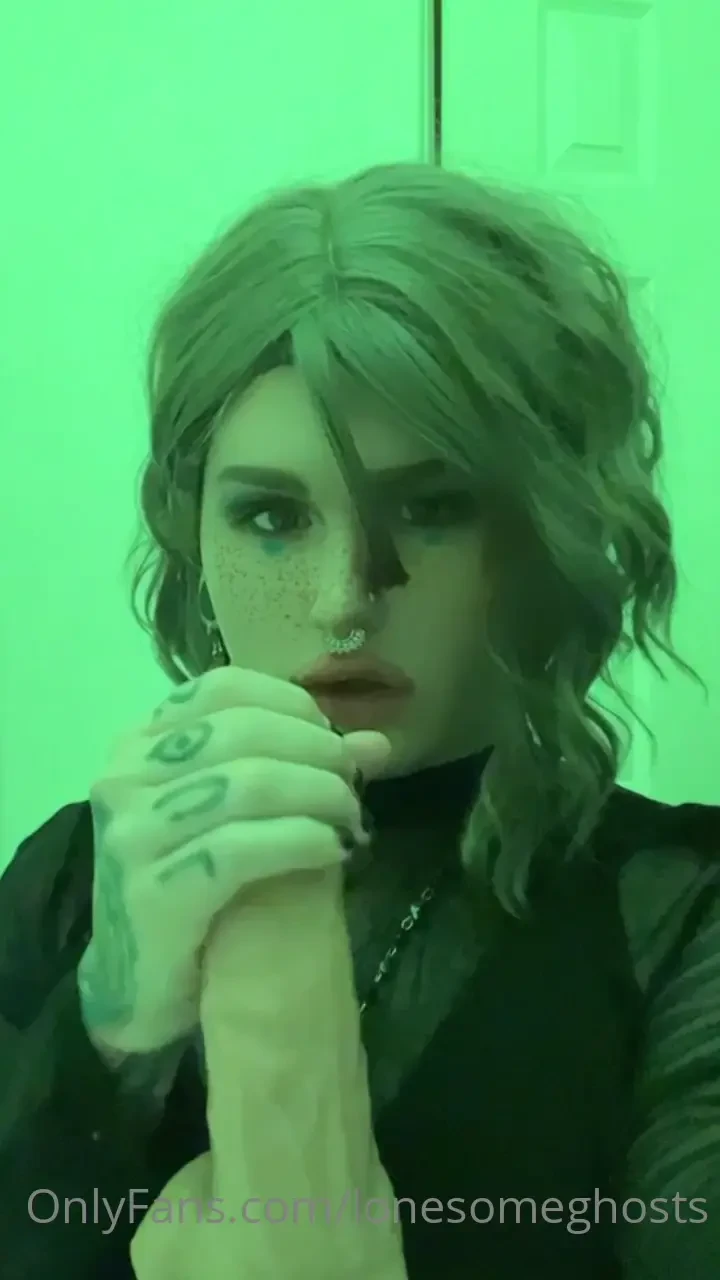 Stroking your cock backstage at the concert 