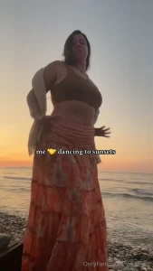 Sunset girlie