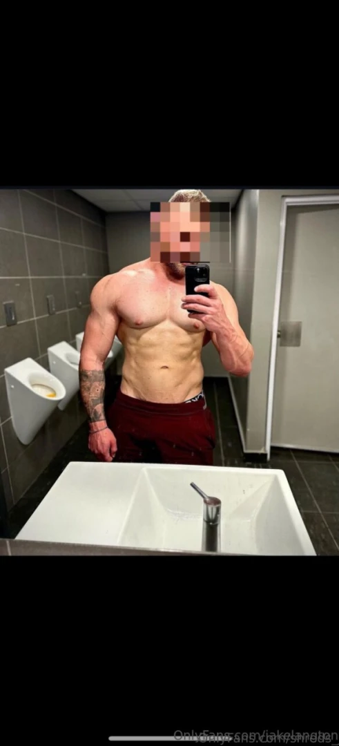 Shreds_j ------ 25 years old from south africa i do bodybuilding and i 