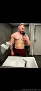 Shreds_j ------ 25 years old from south africa i do bodybuilding and i