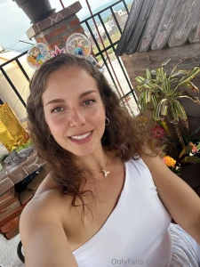 - espa ol hola fans espero est n muy bien siento que he estado algo