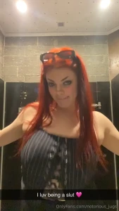 I luv getting my tits out the club