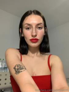 I love the color red it s very sexy i get excited when i see it like