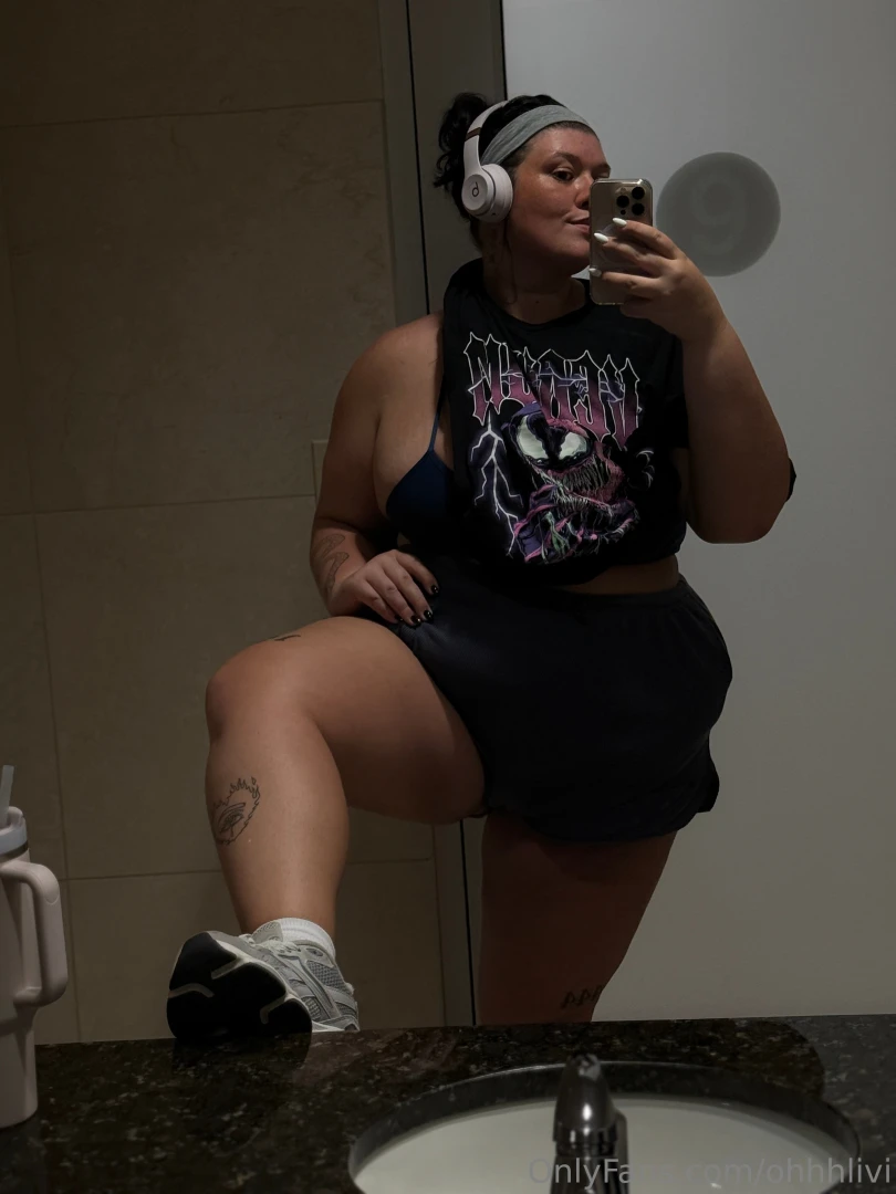 Hit a sexy lil workout today part 3 