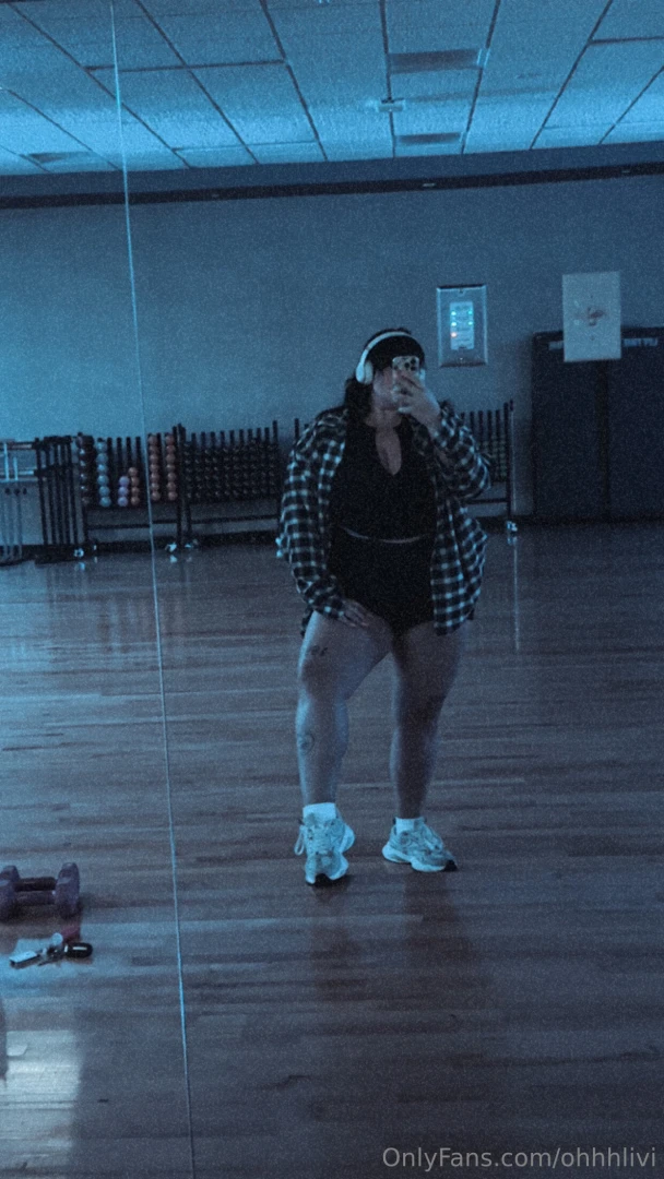 Dropping some gym pics on you happy monday part 1 