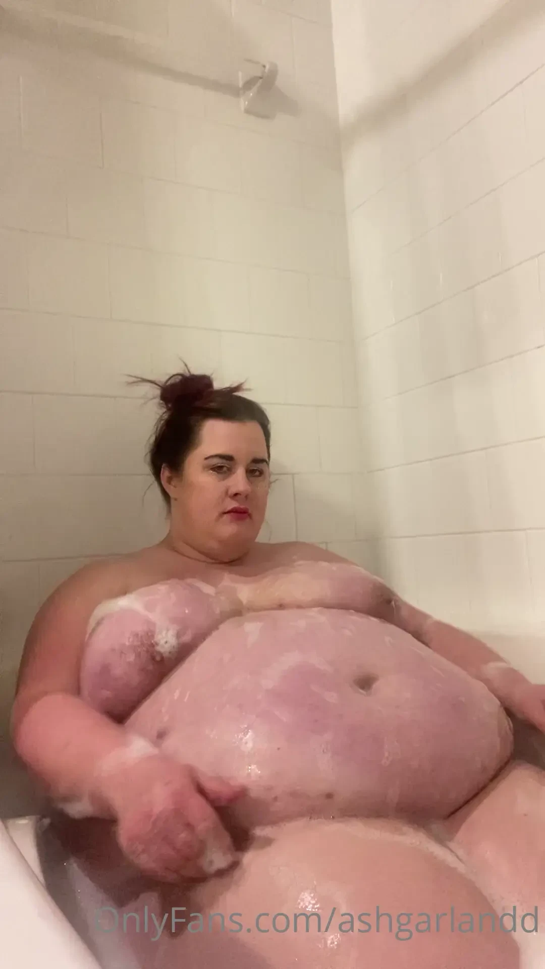 Bathtime is the best time i wish i had someone to help clean and scrub 