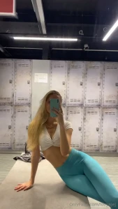 Sweat curves and tight leggings the perfect combo right