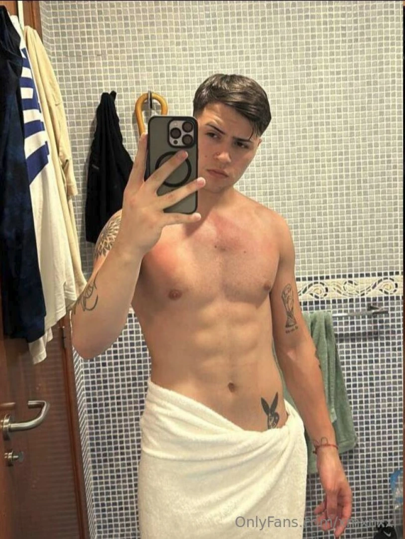 I m versatile wild and i m waiting for you with my 22cm cock 