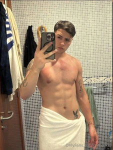 I m versatile wild and i m waiting for you with my 22cm cock