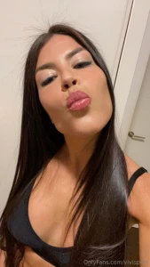 Kisses and more for u come and make fantasies true