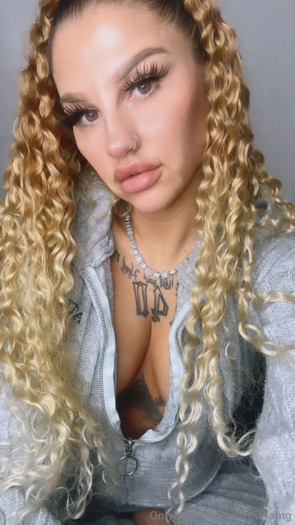 I can see the way you re looking at me 