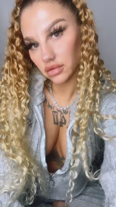 I can see the way you re looking at me