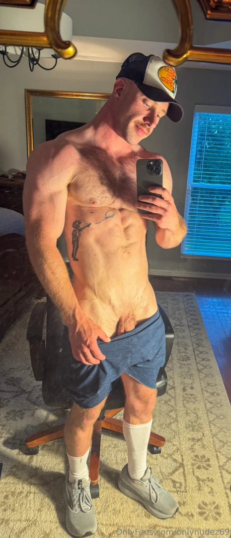 Fun being able to share my face with yall swipe till the end for dick part 2 