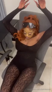 You promise you won t kiss and tell