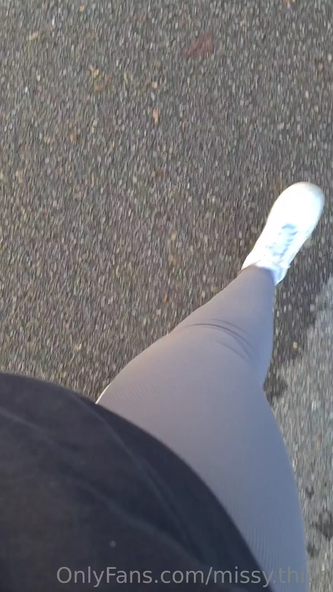 Do you like the way i jiggle in leggings 