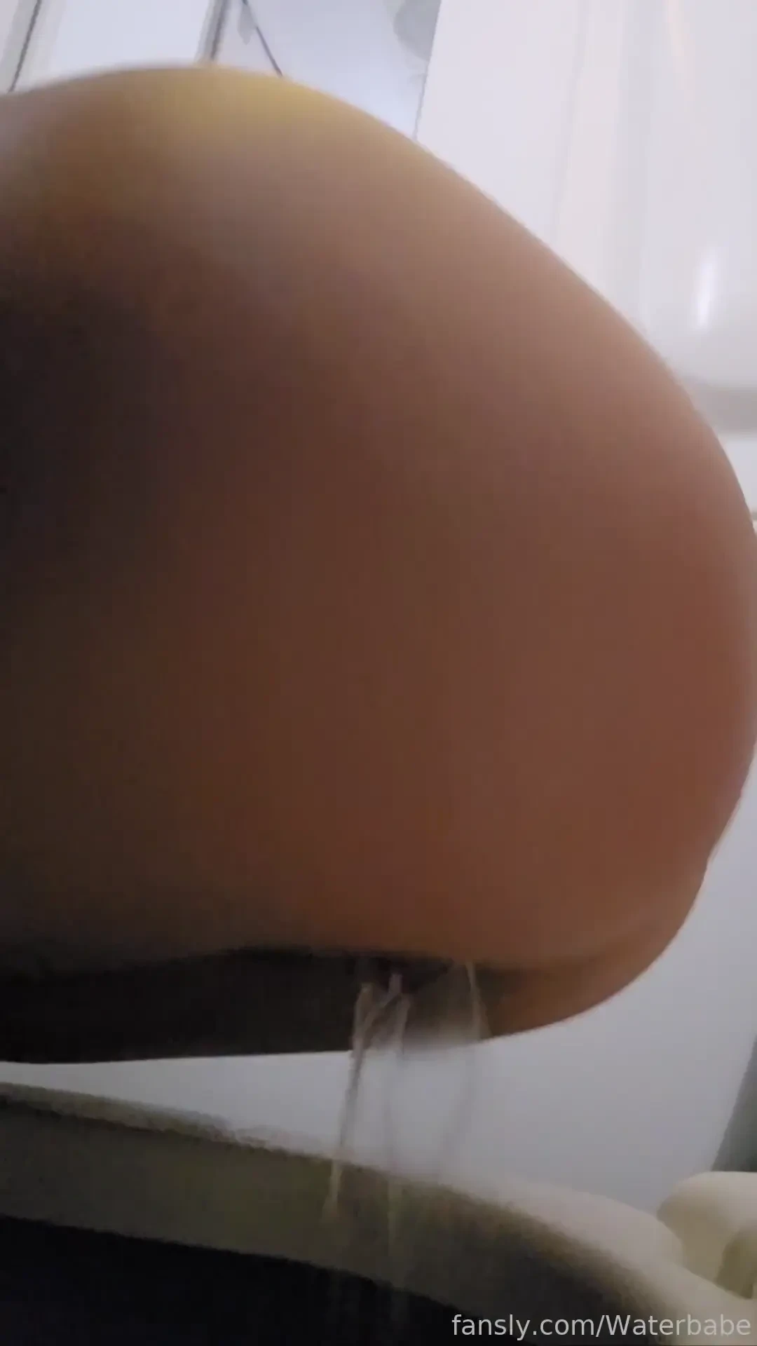 Airplane pee my first pee at the start of the flight i made a bit of a 