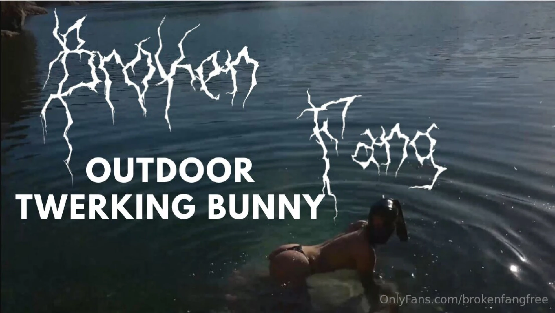 Naughty bunny caught twerking on the lake 