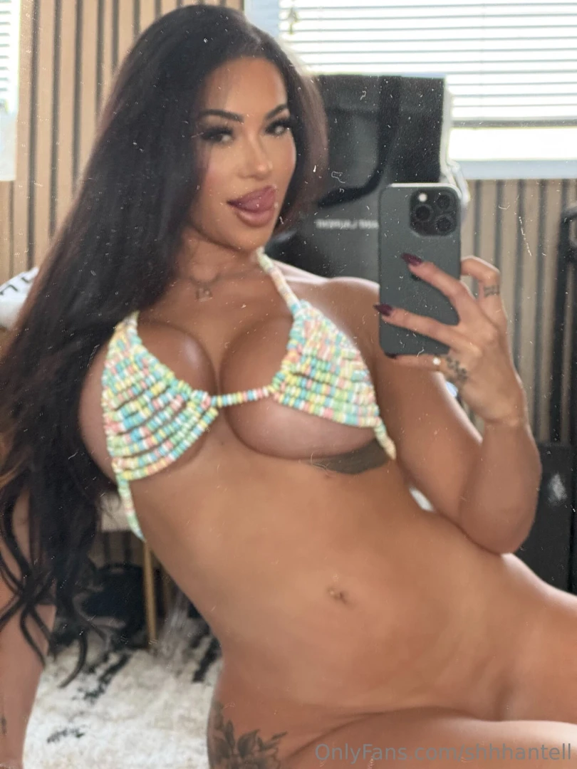 Wanna see the sweetest candy you know what i m talking about 