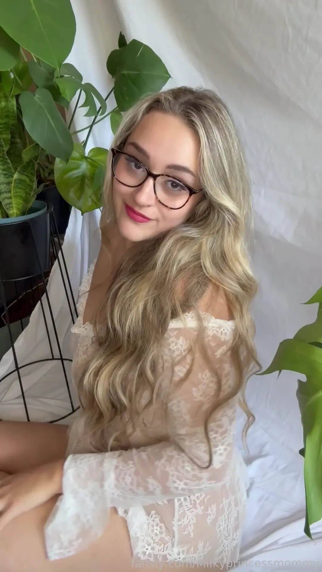 Sensual plant mommy lewd milf lactation glasses blonde curvy 