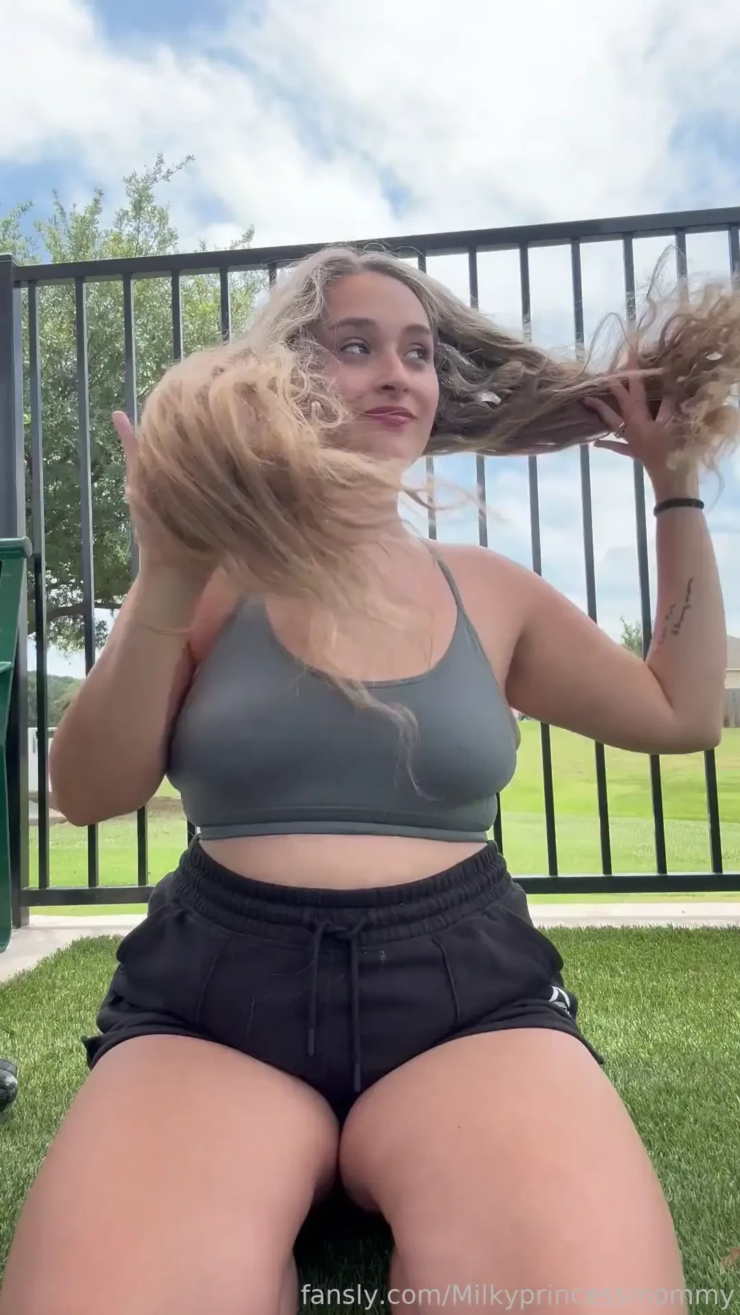 Sneaky public flashes are my fav i kept looking off bc i was making 