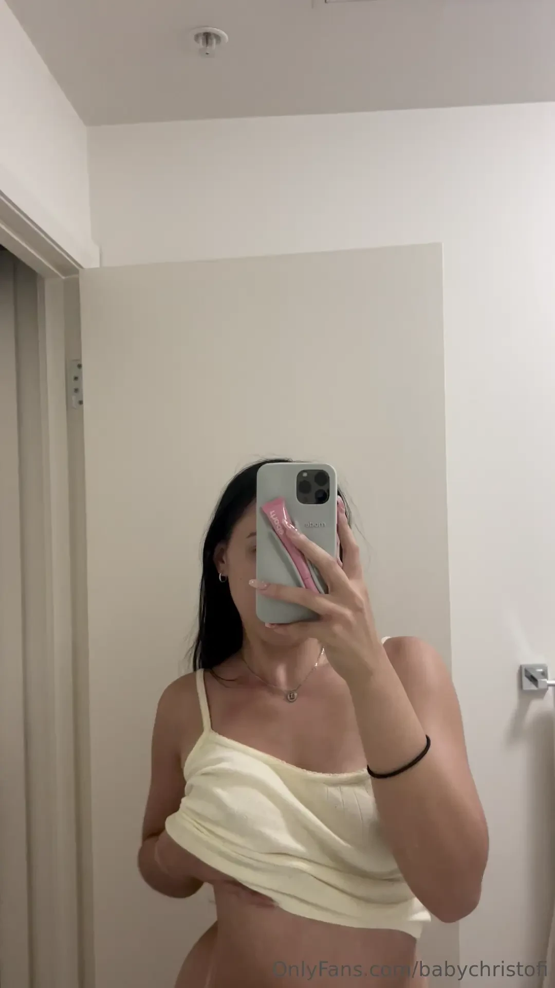 Who s ready to spend the night with me 
