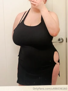 Does this dress show off my curves well enough part 1