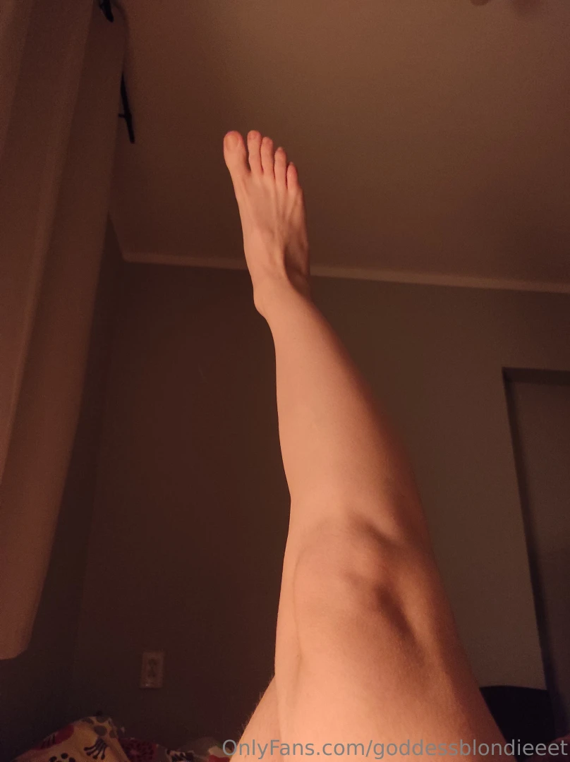 Say hi to my feet size 11 