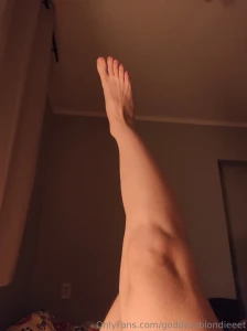 Say hi to my feet size 11
