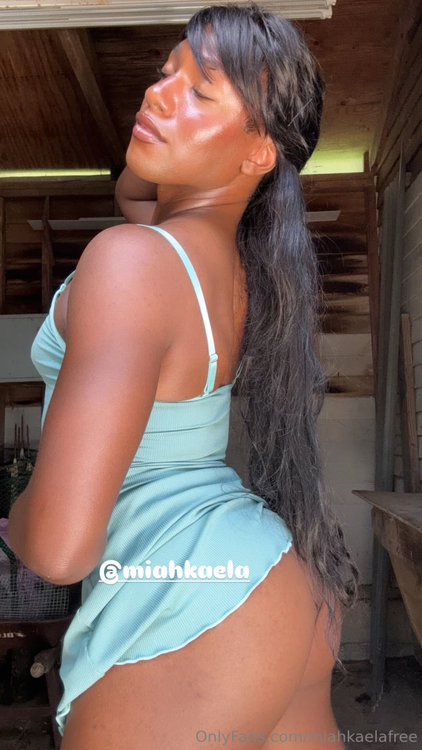 Need me to cool you off daddy subscribe to my vip onlyfans miahkaela part 1 