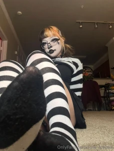 Feet appreciation post to all my feet enjoyers please take this humble part 1