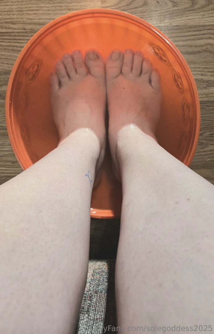 Mmm a nice foot soak is so relaxing part 1 