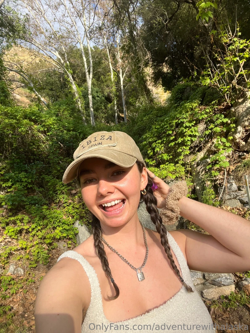 Send me a message if you re online right now 