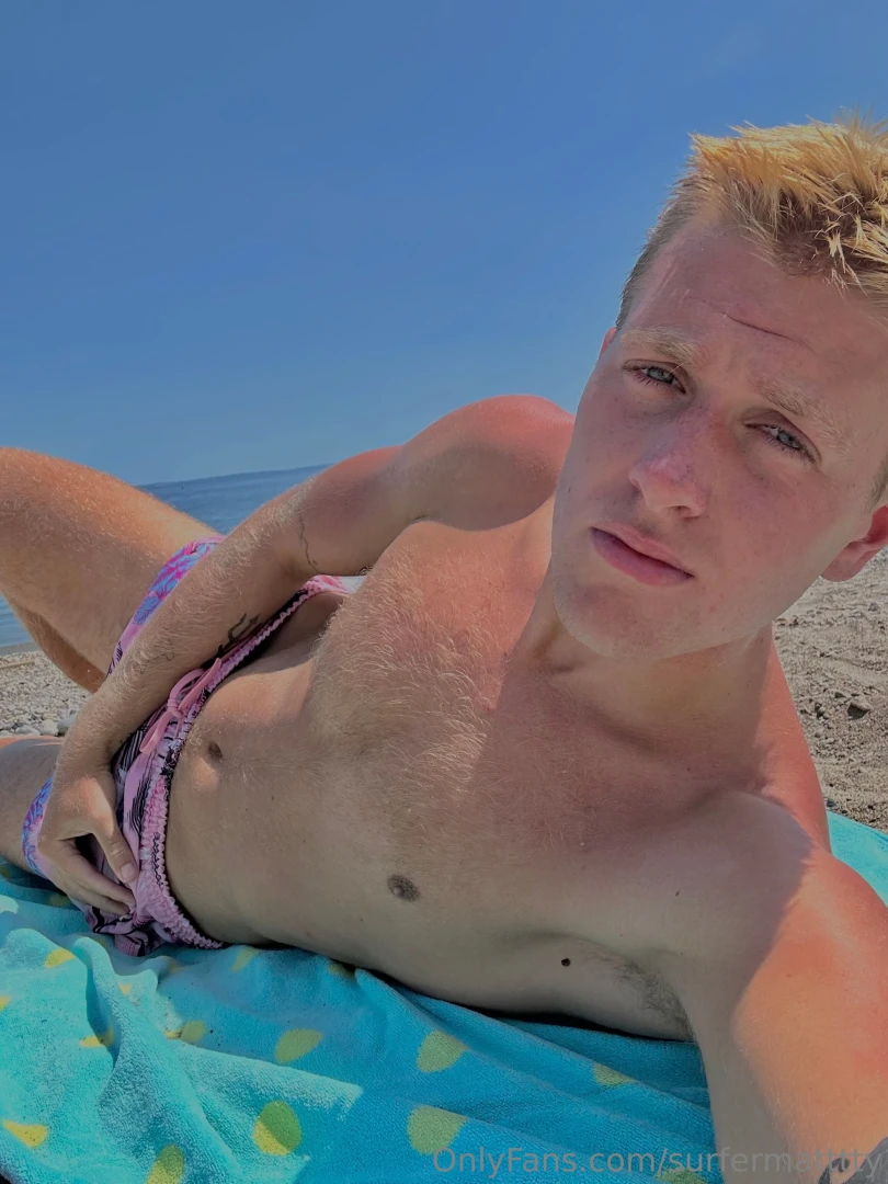 Wanna take a nap on the beach together 